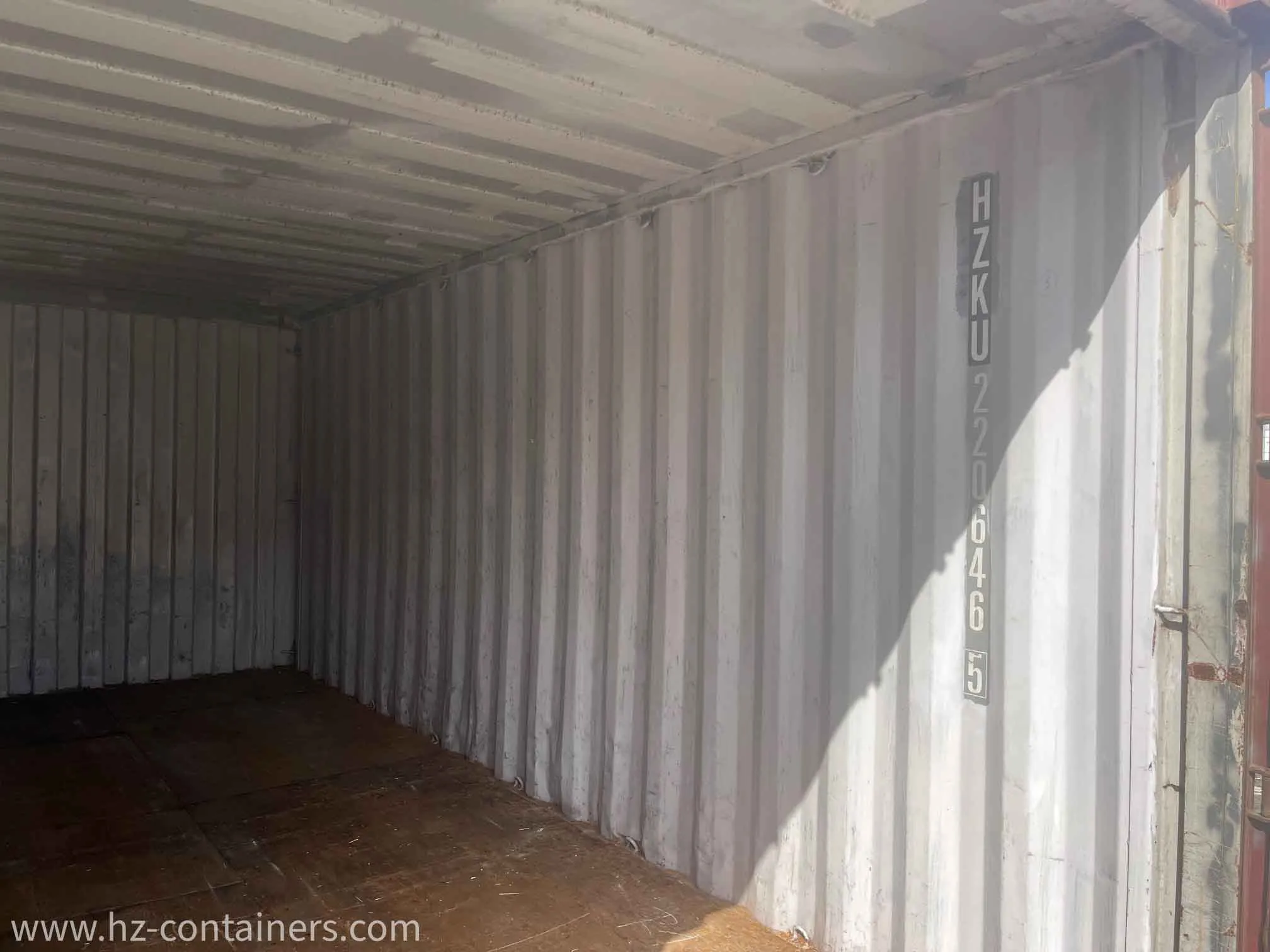 20′ ausgemusterter Schiffscontainer in AS IS Qualität, HZKU 220 646-5