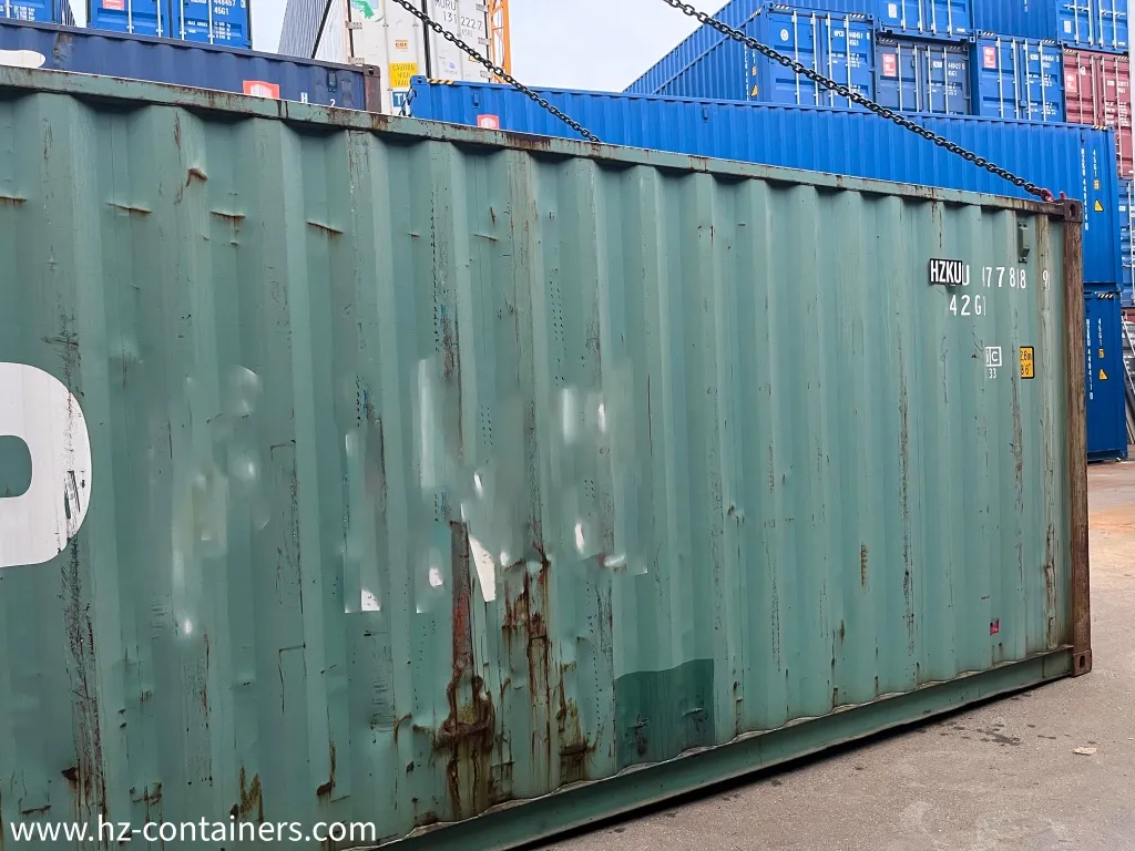 Verlassener Container 40 ft, HZKU 477 818-9