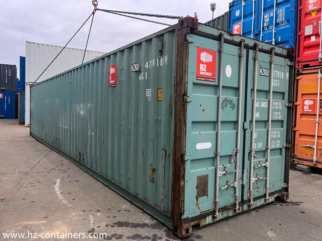 Verlassener Container 40 ft, HZKU 477 818-9