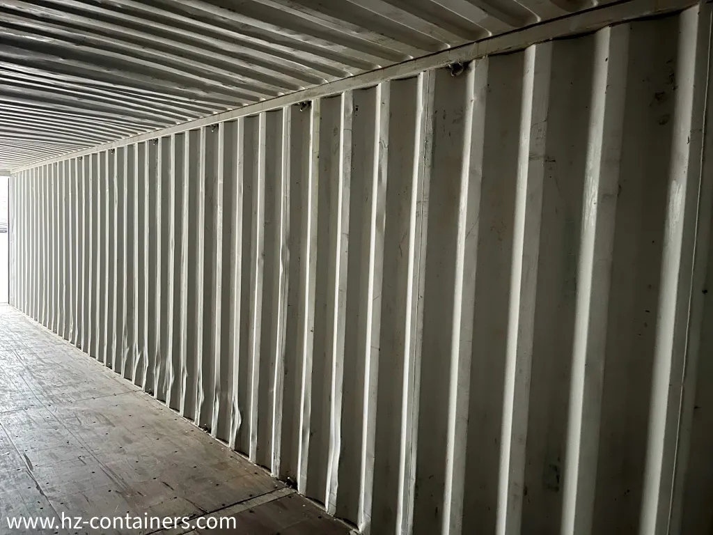 Verlassener Container 40 ft, HZKU 477 818-9