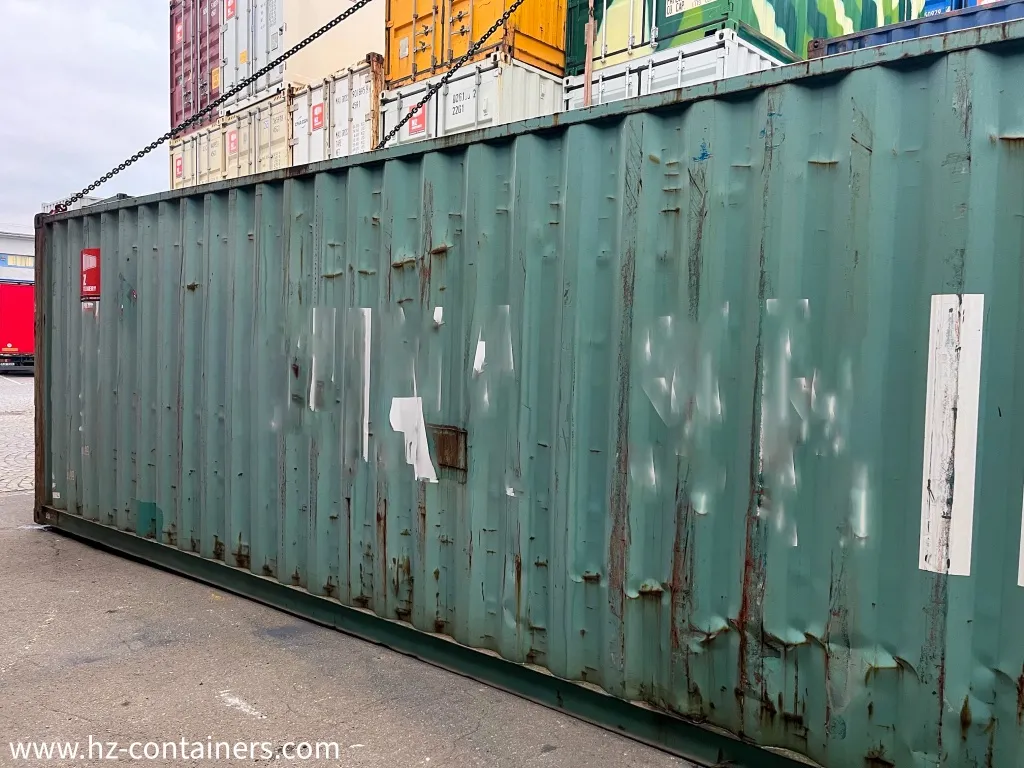 Verlassener Container 40 ft, HZKU 477 818-9
