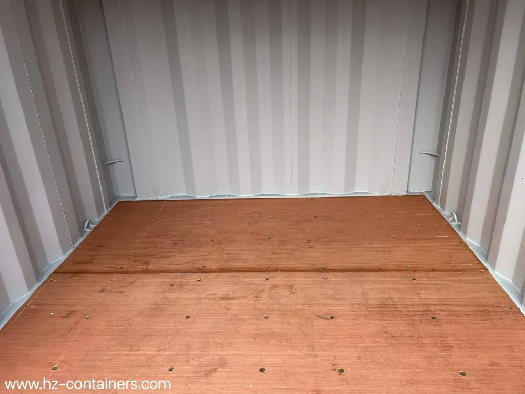 Kleiner 6′ Lagercontainer – Idealer Helfer auf der Baustelle, 106 110-9