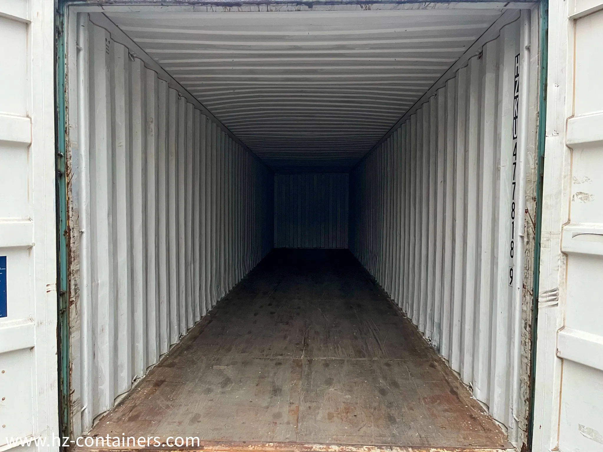 Verlassener Container 40 ft, HZKU 477 818-9